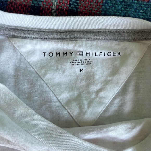 Tommy Hilfiger tee - Picture 3 of 3